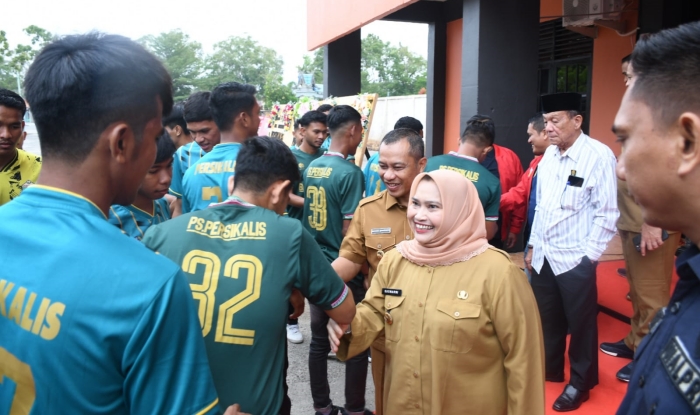 Resmikan Sekretariat Persikalis, Bupati Kasmarni Minta Pengurus Kuatkan Kolaborasi dan Semangat Demi Kejayaan Sepakbola Bengkalis