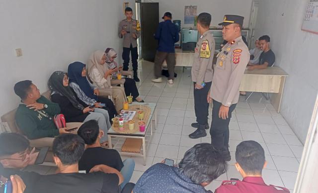 https://nuansapost.id/2024/01/11/pastikan-situasi-kondusif-jelang-pemilu-2024-polsek-cikijing-sambangi-kantor-pps-desa-cikijing/