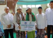 Bupati Tanjabar Melaksanakan Kegiatan Safari Jumat di Masjid Raya Nurul Salaf  Parit 1  Desa Sungai Gebar Barat