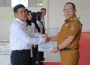 Penjabat Bupati Mesuji Sulpakar Serahkan SK PPPK Kabupaten Mesuji Formasi Tahun 2023