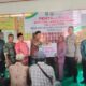 Pemerintah Desa Sri Tanjung Menyerahkan Bantuan tunai BLT DD Ekstrim Kepada 15 KPM Rupat NUANSA POST--- Pemerintah Desa Sri Tanjung menyerahkan Bantuan Langsung Tunai (BLT) dana desa tahap 2 (April-Juni) Penyerahan BLT dilaksanakan di ruang Kantor Desa Sri tanjung Kecamatan Rupat. Kab Bengkalis, Jumat , 26 April 2024 Jumlah Setiap penerima BLT dana desa masing-masing mendapatkan Rp 900 ribu untuk 3 bulan dihitung sejak bulan April sampai Juni Tahun 2024. Penyerahan langsung di serahkan oleh PJ Kepala Desa Sri Tanjung Ali Sapri, S.Ag. M.IP dan turut hadir Bhabinkamtibmas, Babinsa, Ketua BPD, Sekretaris Desa, Perangkat Desa dan seluruh Penerima manfaat. PJ Kades Sri tanjung Ali Sapri S.Ag M.IP berharap BLT dana desa yang diterimanya dapat membantu dan meringankan beban masyarakat yang dalam memenuhi kebutuhan pokok masyarakat.Ini merupakan BLT tahap dua. Bulan Apri ,Mei dan Juni , agar dapat dimanfaatkan sebaik mungkin. Selamat untuk penerima BLT, semoga dengan bantuan ini bisa bermanfaat dan tetap diberikan kesehatan,” ucap PJ Kades Sri tanjung Ali Sapri, S.Ag.M.IP .(M SYOPRI)