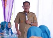 Bupati Labusel Panen Semangka Bersama Masyarakat Mandalasena