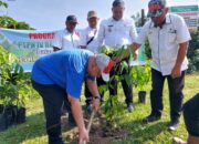 Peringati Hari Lingkungan Hidup Sedunia, PTPN IV Regional II Kebun Tinjowan Tanam 50 Pohon