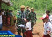 Satgas Pamtas RI-RDTL Yonarhanud 15/DBY Bersama Sahabat Bangun Negeri Foundation dan Garuda Revolution Bagikan 1000 Sepatu untuk Anak Pedalaman NTT