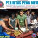 Jaga Stamina Demi Pengabdian, Satgas TMMD Ke-129 Kodim 1807/Sorong Selatan Bagikan Vitamin dan Santap Malam Bersama Warga