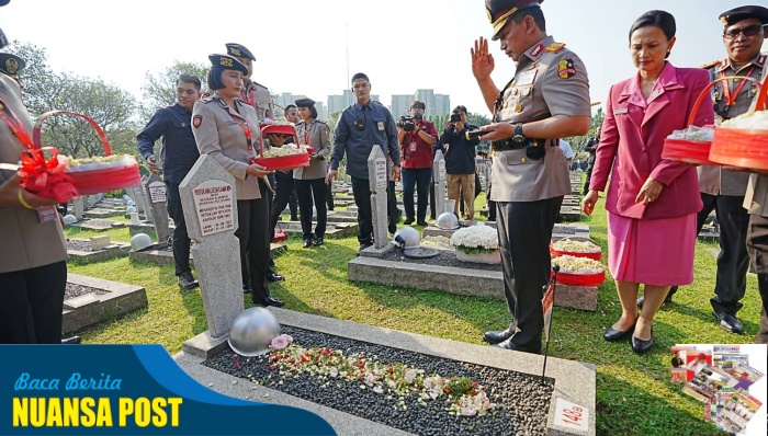 Jelang HUT ke-77 Bhayangkara, Kapolri dan Jajaran Ziarah ke TMP Kalibata