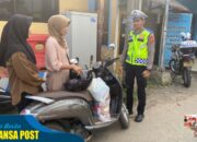 Satlantas Polres Melaksanakan Giat Peneguran Pelanggaran Helm demi Keselamatan Lalu Lintas di Kabupaten Majalengka