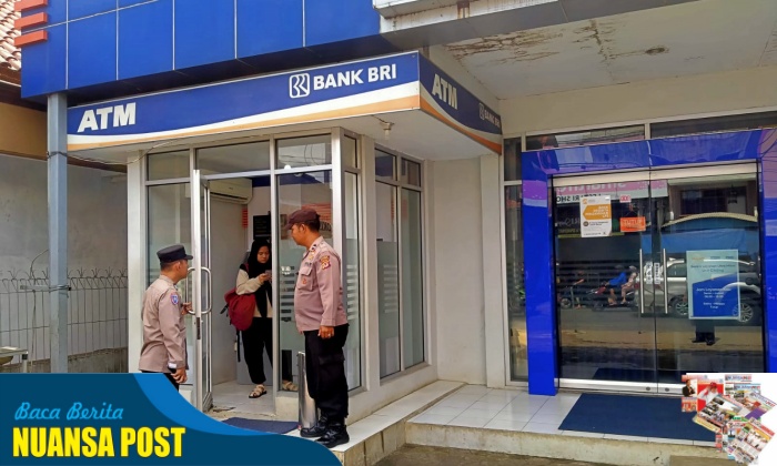 "Polisi Ada Dimana-mana" Antisipasi Tindak Kriminalitas, Personil Polsek Cikijing Gelar Patroli Perbankan.