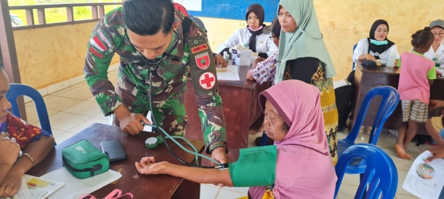 Pelayanan Kesehatan Desember Penuh Kasih Personel Tamalatea, Sebagai Bentuk Edukasi Pola Hidup Sehat