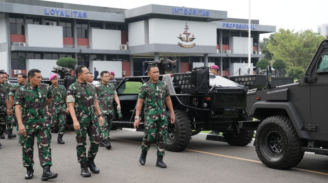 Panglima TNI Cek Kesiapan Pasukan Elit TNI AL di Cilandak