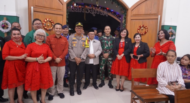 Malam Natal, Kapolres Tasikmalaya Kota dan Forkopimda Patroli Bersama ke Sejumlah Gereja