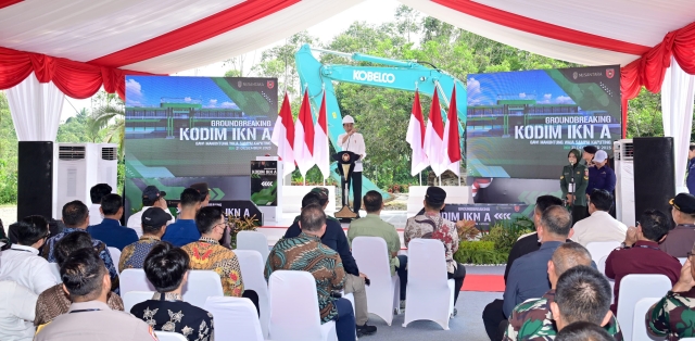 Panglima TNI Mendampingi Presiden RI Groundbreaking Kodim IKN