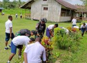 Ajak Gotong-royong Menjaga Kebersihan, Satgas Yonif 122/TS Berikan Sosialisasi Dan Pratek Secara Langsung Kepada Siswa SMPN 1 Waris Papua