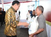 Bagikan Bantuan Pangan, Presiden Jokowi: Hampir Semua Negara Gagal Panen, Harga Beras Naik