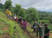 Memperkuat Kemandirian Pangan Masyarakat, Pos Nelu Satgas Yonkav 6/Naga Karimata Berkebun Bersama Masyarakat