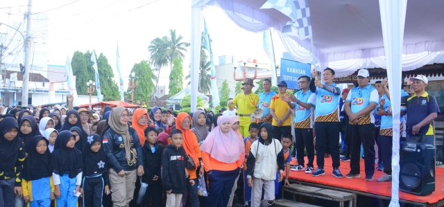 Pemkab OKU Selatan Gelar Jalan Sehat dan Senam Bersama Dalam Rangka Peringatan HUT Ke-20 Kabupaten OKU Selatan