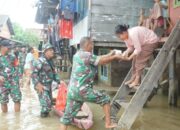 Kodim 0416/Bute Terlibat Aktif dalam Mengevakuasi dan Membantu Korban Banjir di Kabupaten Bungo dan Kabupaten Tebo