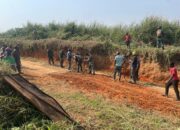 Rangkul Warga Tchabi, Satgas Indo RDB Perbaiki Jalan Dan Medical Campaign