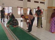 Sinergitas TNI-Polri Polsek Kawalu Polres Tasikmalaya Kota   Laksanakan Kerja Bakti Jumsih Bersama Warga Masyarakat