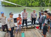 Kapolsek Rupat Utara AKP Cecep Sujapar,SH  Menyelusuri Pulau Beruk dan Pulau Babi dengan Speed Boat Patroli, Sampaikan Pesan Pemilu Damai 2024