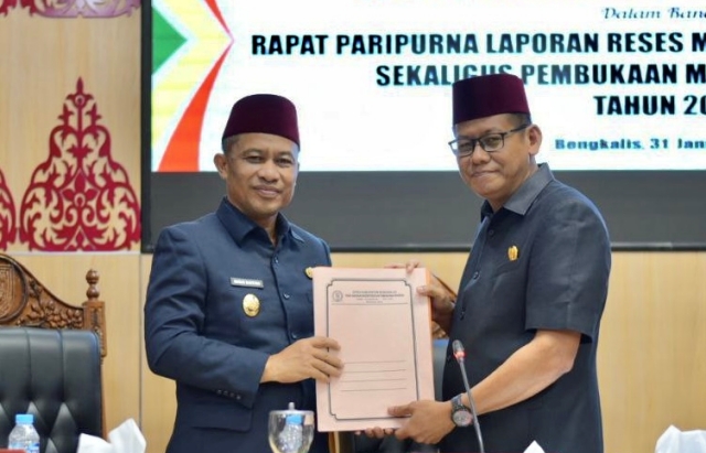 Wakil Bupati Bengkalis Ikuti Rapat Paripurna Laporan Reses Masa Sidang II Tahun 2023 Sekaligus Pembukaan Masa Sidang I Tahun 2024