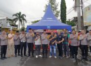 Ramadhan Berbagi, Polres Tasikmalaya Kota Bersama HDCI Tasikmalaya Bagikan Takjil Gratis