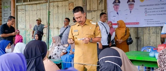 Dalam rangka HBKN Ramadhan dan Idul Fitri 1445 H/2024 M, Pemkab Labusel Gelar Operasi Pasar Murah