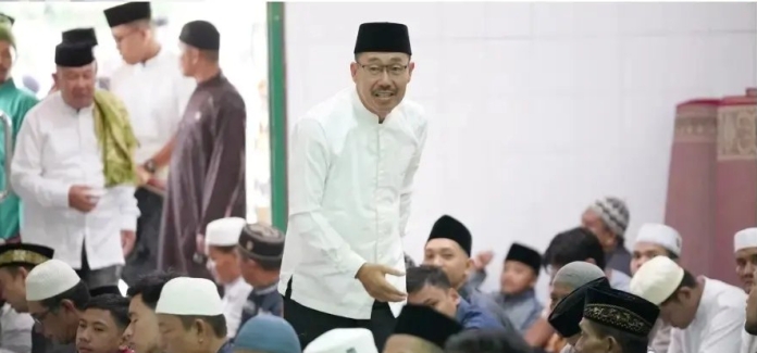 Bupati Labusel Salat Idul Fitri 1445 H/ 2024 M di Masjid Musthofa