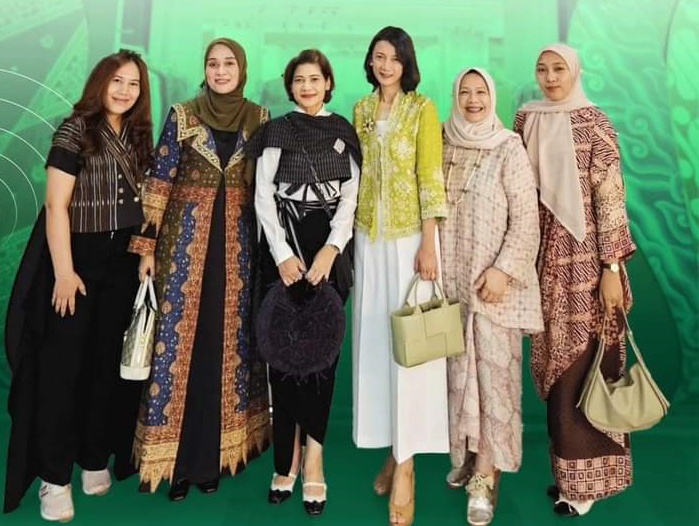 Tampil Menawan di Ajang Kelana Wastra Fashion Fest 2024, Produk UMKM Binaan PTPN IV Regional II Tuai Pujian