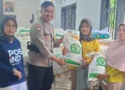 Polsek Sukadana Polres Ciamis Awasi Distribusi Bantuan Beras 10 Kg ke Warga Desa Salakaria