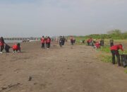 Pemkab Pangandaran Gelar Opsih Bersama di Pantai Bojong Salawe