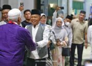 Plt.Bupati H.Asmar Sambut Kepulangan Jamaah Haji Meranti di Asrama Haji Kota Batam