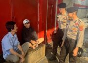 Satuan Samapta Polres Ciamis Patroli Jalan Kaki di Alun Alun Ciamis Beri Imbauan Bahaya Narkoba