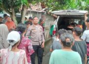 Pelayanan Masyarakat, Polsek Banjarsari Polres Ciamis Bantu Orang Sakit di Desa Ratawangi