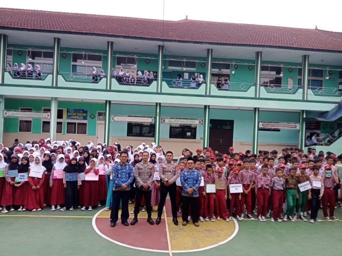 Pembinaan dan Penyuluhan Siswa Baru dalam Rangka MPLS di SMPN 1 Cikoneng