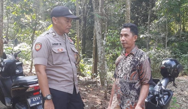 Polsek Cikoneng Polres Ciamis Sambang dan Himbauan Kamtibmas ke Warga Kadupugur