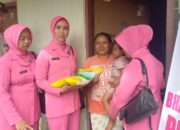 Peduli Stunting Kapolsek Tawang Polres Tasikmalaya Kota Beserta Bhayangkari, Berikan Bantuan Sosial.