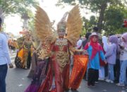 Meriah, Warga OKI Tumpah Ruah ke Jalan Saksikan Pawai Kemerdekaan