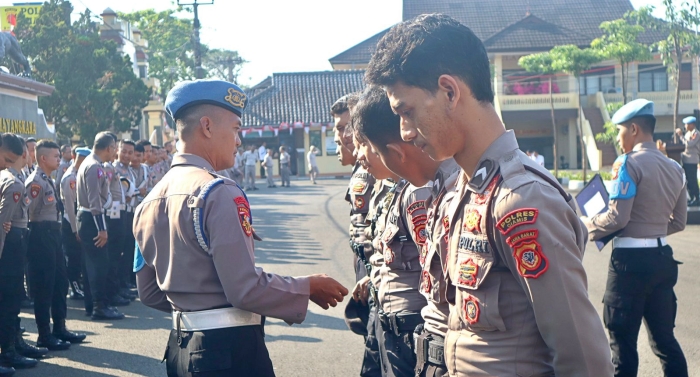 Tingkatkan Disiplin Anggota, Propam Polres Ciamis Operasi Gaktibplin di Halaman Mako