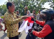 Pemkab OKI Bagikan 1.500 Bendera Merah Putih