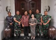 Kababinkum TNI  Kunjungi Kediaman Mantan Panglima TNI Laksamana TNI (Purn) Agus Suhartono