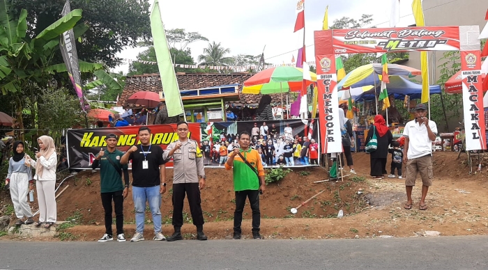 Polsek Cijeungjing Polres Ciamis Monitoring Jalan Santai Peringatan HUT ke-79 RI di Cimengger