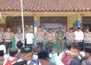 Polres Tasikmalaya Kota Membagikan Makan Siang Bergizi Gratis untuk Pelajar SD Negeri 4 Cibunigeulis