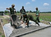 Warga antusias dukung Satgas, Danramil 04 Tawangsari Optimis Sasaran Fisik TMMD selesai tepat waktu