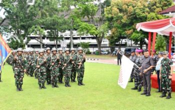 Perwira dan Prajurit Yonmarhanlan VIII Bitung Turut Upacara Penjemputan dan Pelaksanaan Kirab Siswa Dikmata TNI AL A-XLIV/2 Satdik-4 Manado