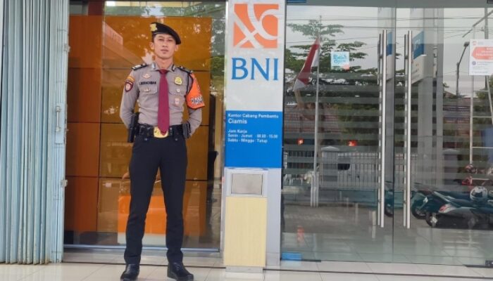 Cegah Tindak Kriminalitas, Anggota Satuan Samapta Polres Ciamis Bersiaga di BNI Ciamis