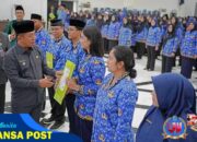 Pemkab Karawang Serahkan SK Kenaikan Pangkat PNS Hingga CPNS STTD