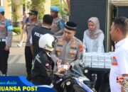 Solidaritas Polri, Polres Majalengka Berbagi Ratusan Paket Takjil Ke Pengguna Jalan