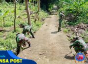 Babinsa Mojosongo Bersihkan Lingkungan di Desa Metuk