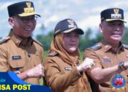Walikota Metro H. Bambang Panen Raya Padi Bersama Gubernur Mirzani Djausal